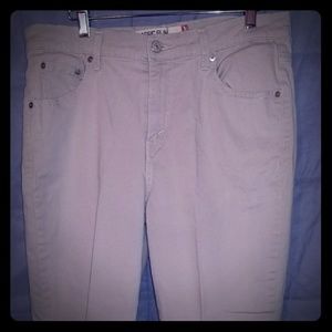 Levi's slim capris